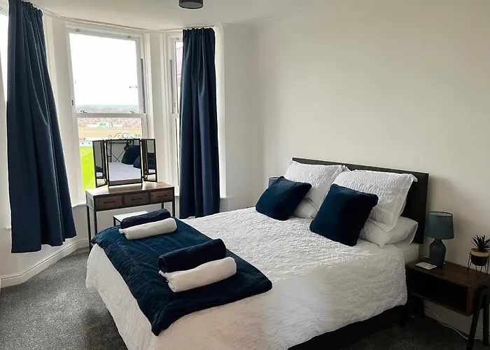 Sandy Shoes * Scarborough